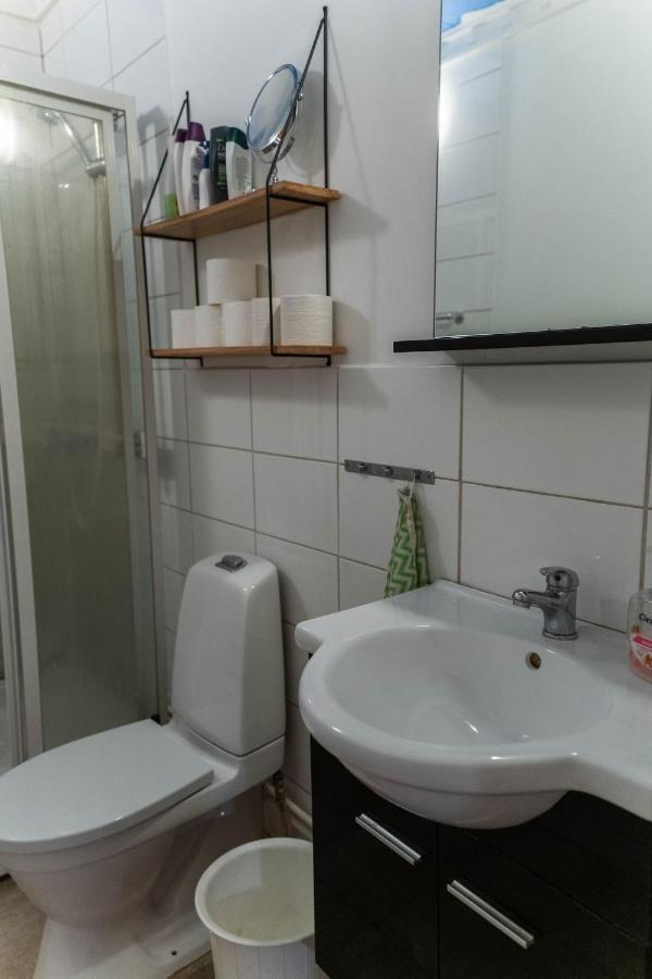 Mysig Takvaning Med Balkong Eskilstuna Extérieur photo