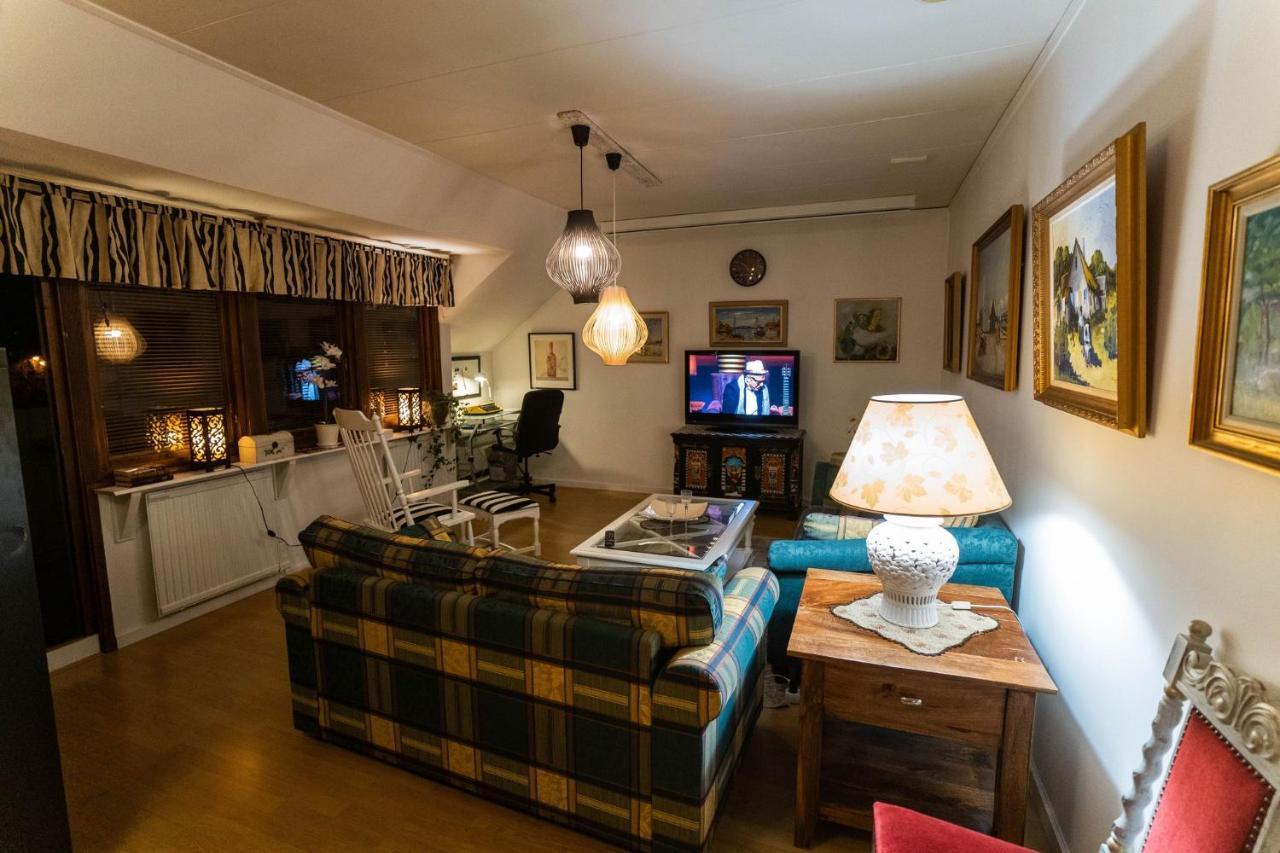 Mysig Takvaning Med Balkong Eskilstuna Extérieur photo