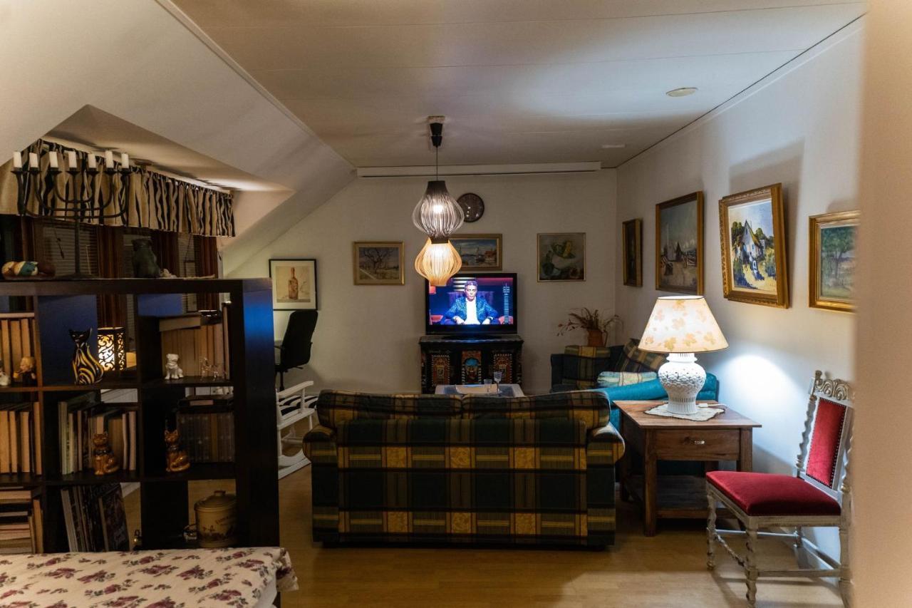 Mysig Takvaning Med Balkong Eskilstuna Extérieur photo