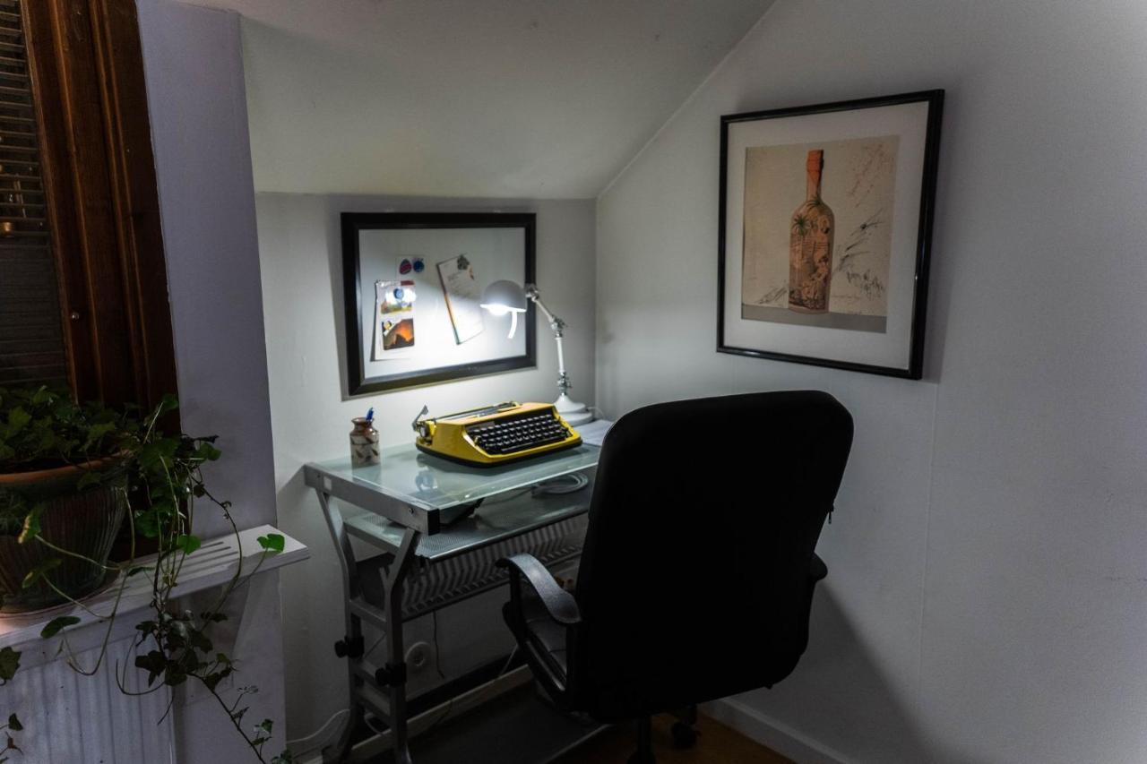 Mysig Takvaning Med Balkong Eskilstuna Extérieur photo